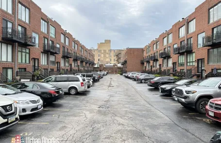 1 Bedroom Lakeview Apartment
