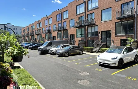 1 Bedroom Lakeview Apartment