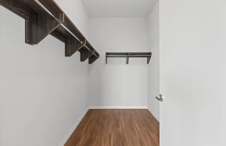 3 Bedroom Ravenswood Apartment