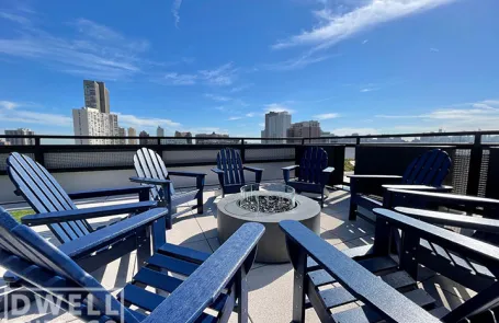 1 Bedroom Lakeview Apartment