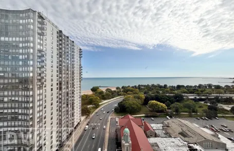 1 Bedroom Edgewater Apartment