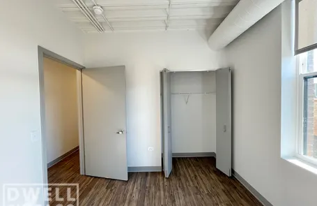 2 Bedroom Lakeview Apartment