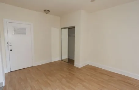 Studio Ravenswood Apartment