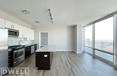 1 Bedroom West Loop Apartment