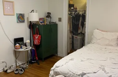 Studio DePaul Apartment
