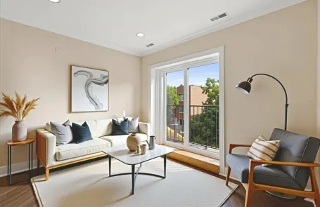 2 Bedroom Irving Park Apartment