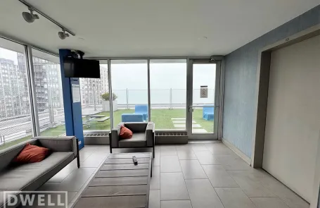 1 Bedroom Edgewater Apartment