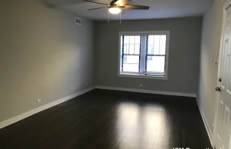 2 Bedroom Ravenswood Apartment