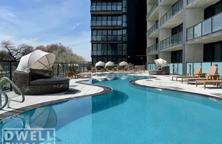 2 Bedroom West Loop Apartment