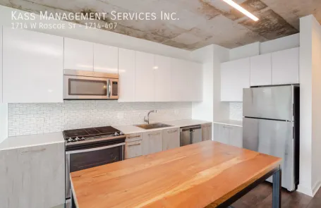 1 Bedroom Lakeview Apartment