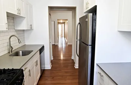 3 Bedroom Lakeview Apartment