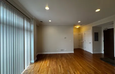 1 Bedroom Rogers Park Apartment