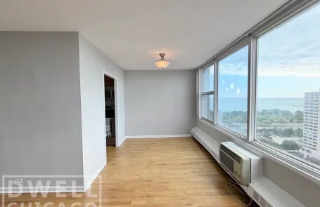 1 Bedroom Edgewater Apartment