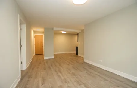 2 Bedroom Lakeview Apartment