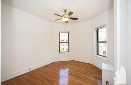1 Bedroom Lakeview Apartment