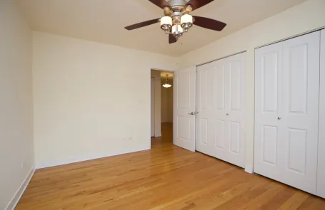 1 Bedroom Lincoln Park Apartment