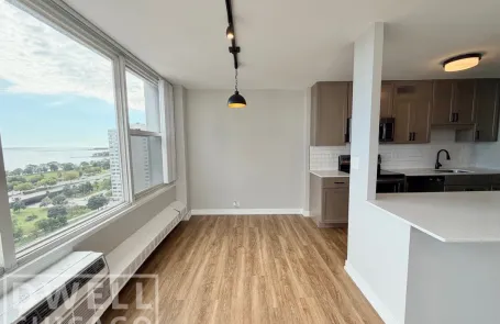 1 Bedroom Edgewater Apartment
