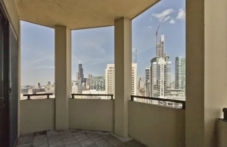 3 Bedroom South Loop Apartment