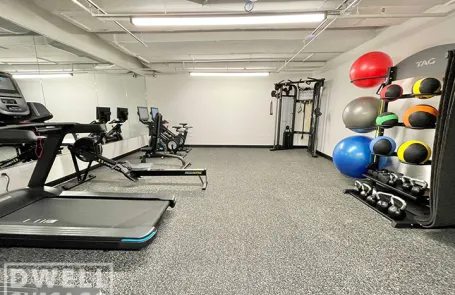 1 Bedroom Lakeview Apartment