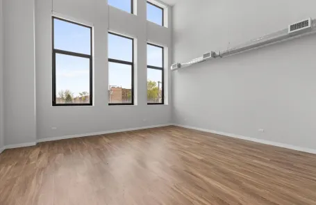 2 Bedroom Ravenswood Apartment