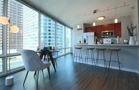 2 Bedroom Streeterville Apartment