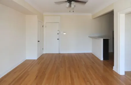 Studio Ravenswood Apartment