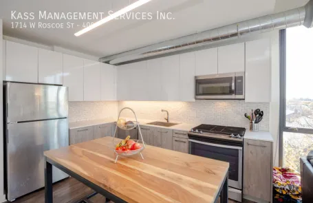 2 Bedroom Lakeview Apartment