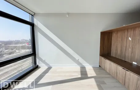 1 Bedroom West Loop Apartment