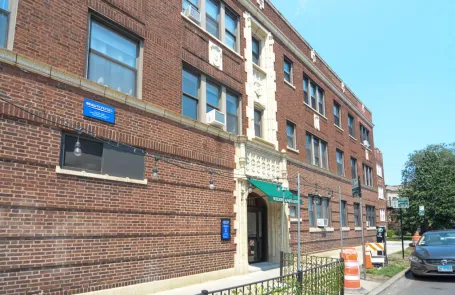 1 Bedroom Lincoln Square Apartment