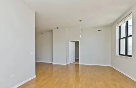 3 Bedroom South Loop Apartment