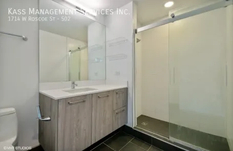 1 Bedroom Lakeview Apartment