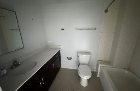 1 Bedroom Rogers Park Apartment