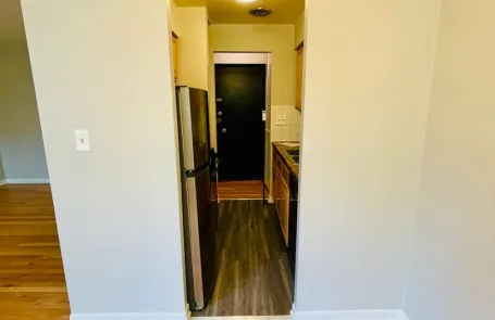 1 Bedroom Lakeview Apartment