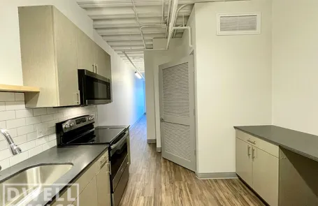 1 Bedroom Lakeview Apartment