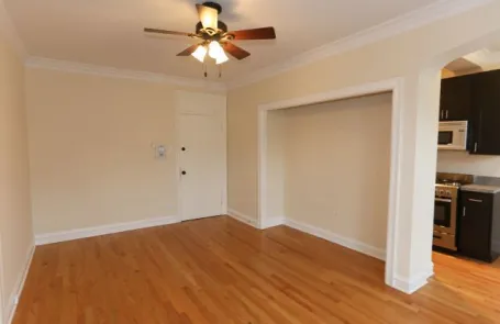 Studio Ravenswood Apartment