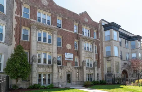 Studio Sheridan Park Apartment