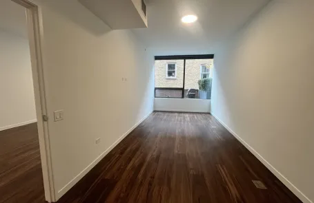 1 Bedroom Lakeview Apartment
