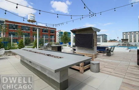 1 Bedroom West Loop Apartment