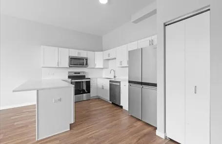 2 Bedroom Ravenswood Apartment