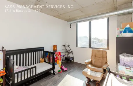 2 Bedroom Lakeview Apartment