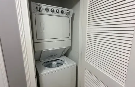 2 Bedroom Rogers Park Apartment