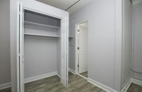 Studio Sheridan Park Apartment