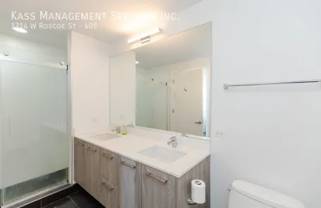 2 Bedroom Lakeview Apartment