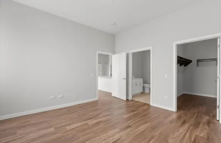 3 Bedroom Ravenswood Apartment