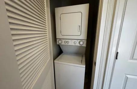 1 Bedroom Rogers Park Apartment