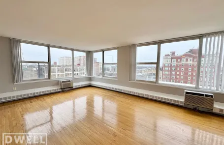 1 Bedroom Edgewater Apartment