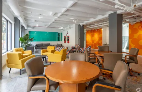 Studio Uptown Apartment