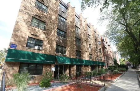 Studio Lincoln Park Apartment