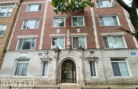 Studio Rogers Park Apartment