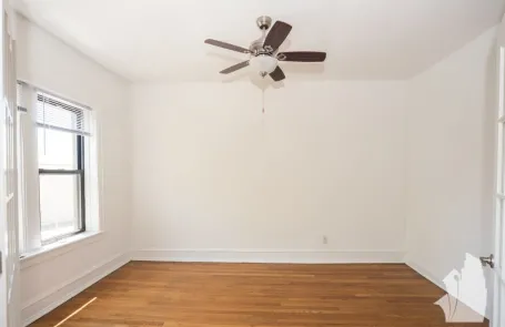 3 Bedroom Lakeview Apartment